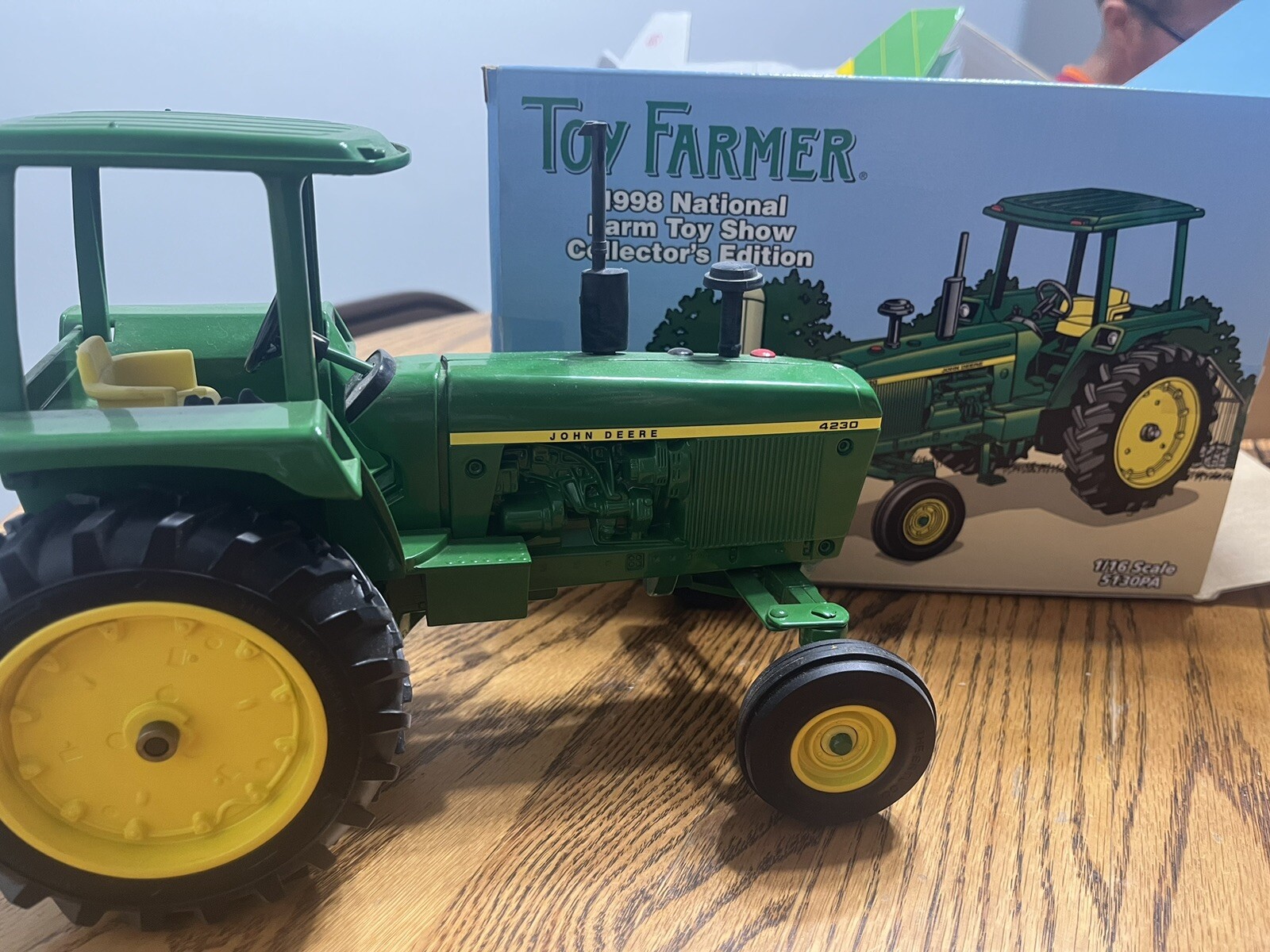 Ertl Toy Farmer John Deere 4230 Diesel Tractor 1998 National Farm Toy Show 1:16