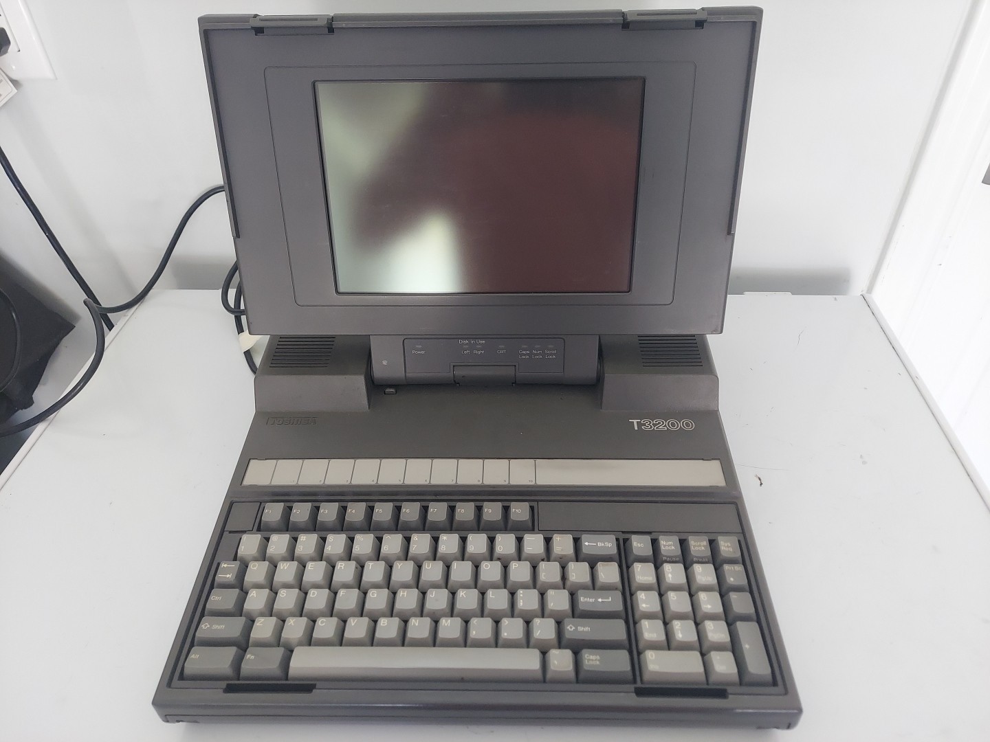 Toshiba T3200 Luggable Notebook Laptop