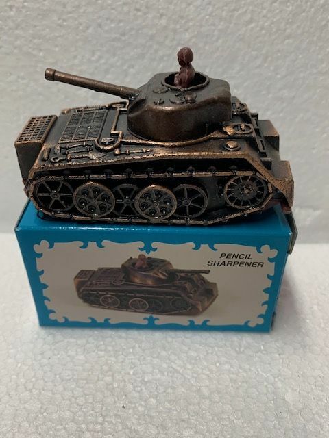 ARMY TANK BRONZE DIE CAST METAL COLLECTIBLE PENCIL SHARPENER NEW / BOX