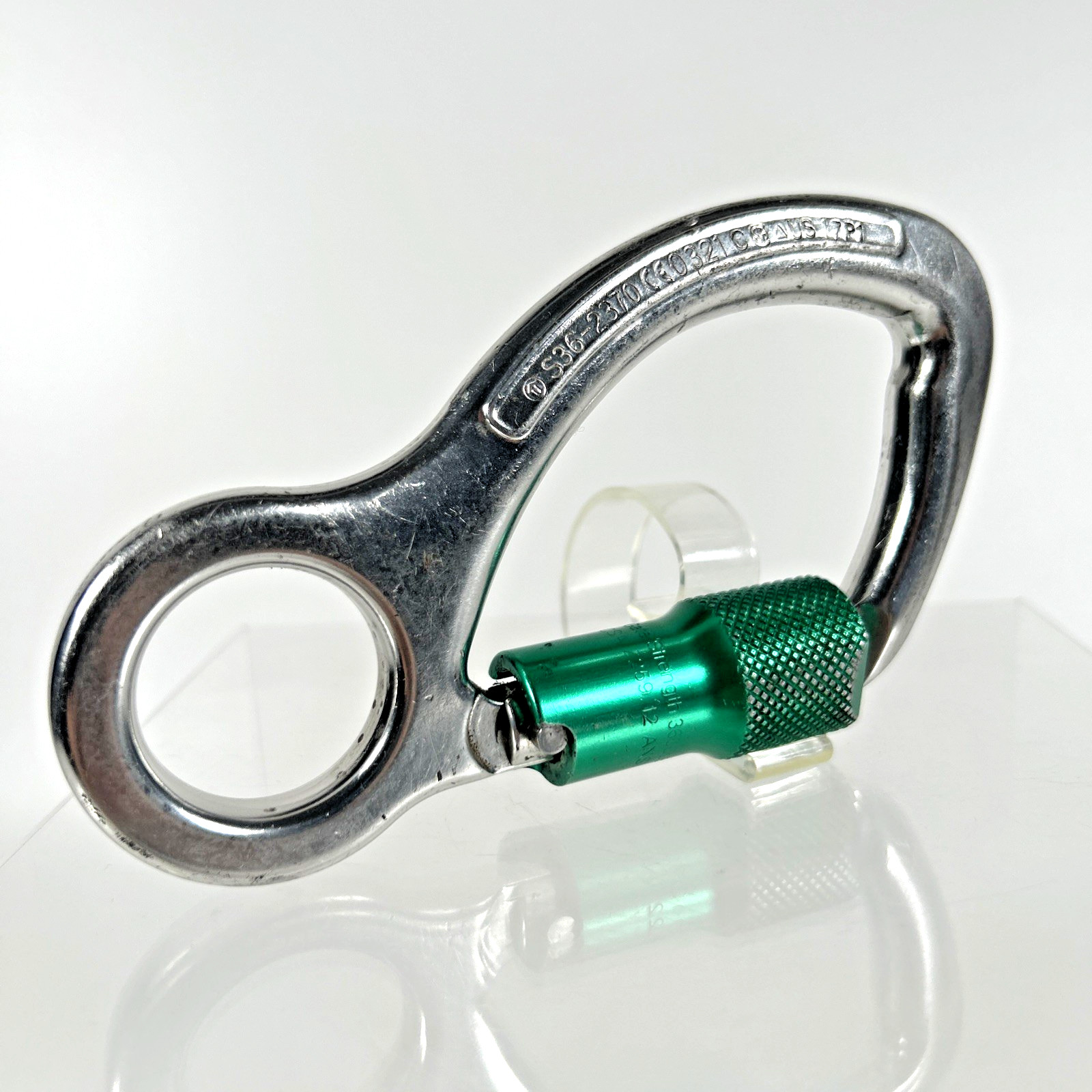 Captive Eye Locksafe Carabiner, Twistlock, Aluminum Gate Strength 3600lbs