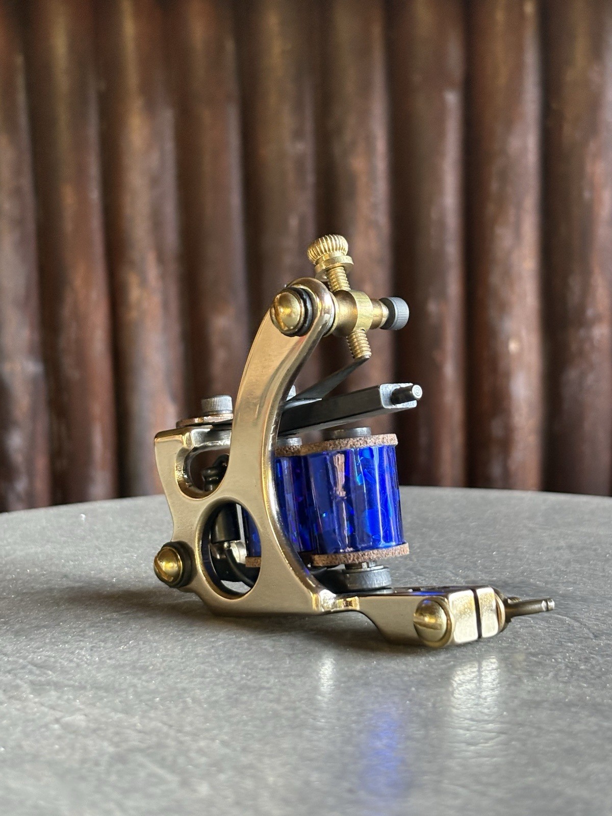 Brass Walker Vintage Style Tattoo Machine Blue Coils