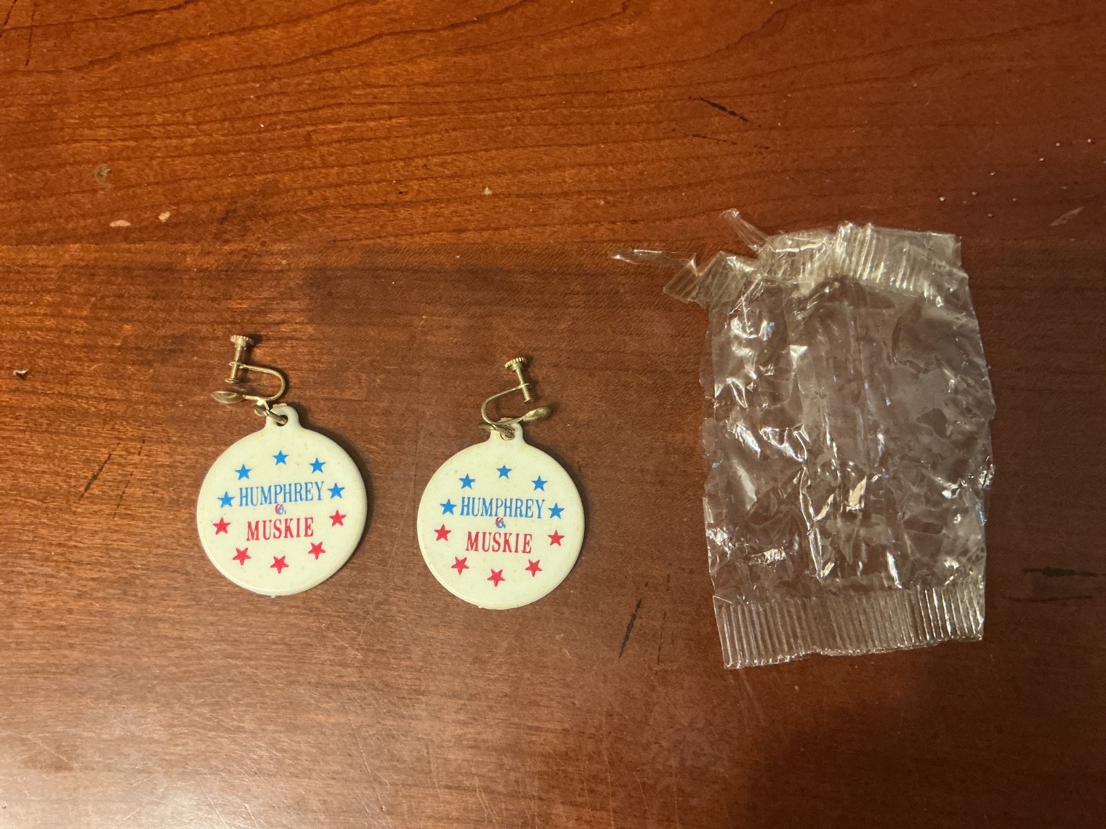 Vintage 1968 HUMPHREY / MUSKIE Political Convention Campaign Earrings.(Screw on)