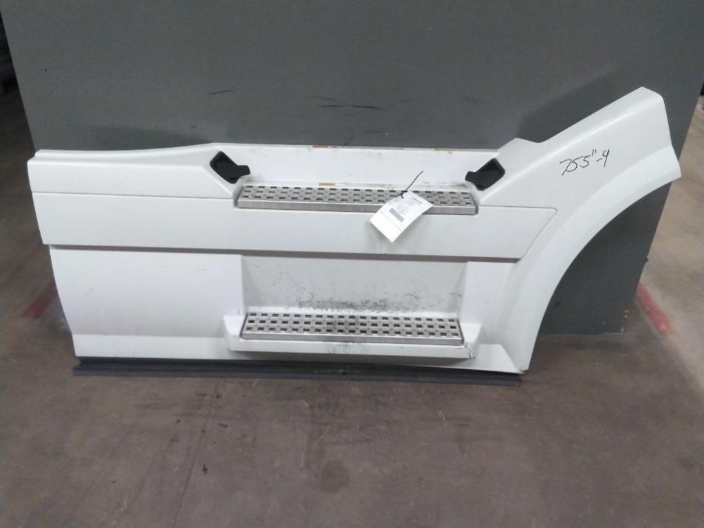 For 2015 VOLVO VNL SIDE FAIRING Right ,  IL