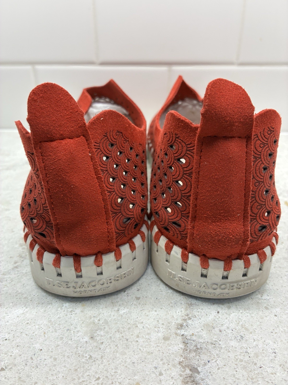 Ilse Jacobsen RED Tulip 37 US 6.5-7