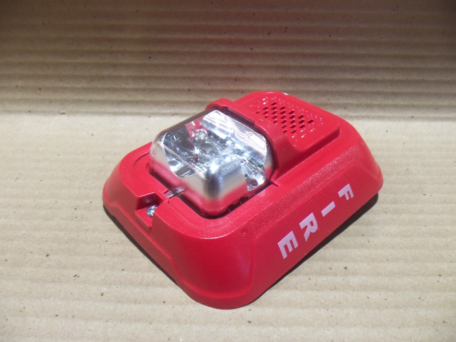 SYSTEM SENSOR P2RL INDOOR WALL AUDIBLE SPEAKER HORN & VISUAL STROBE FIRE ALARM