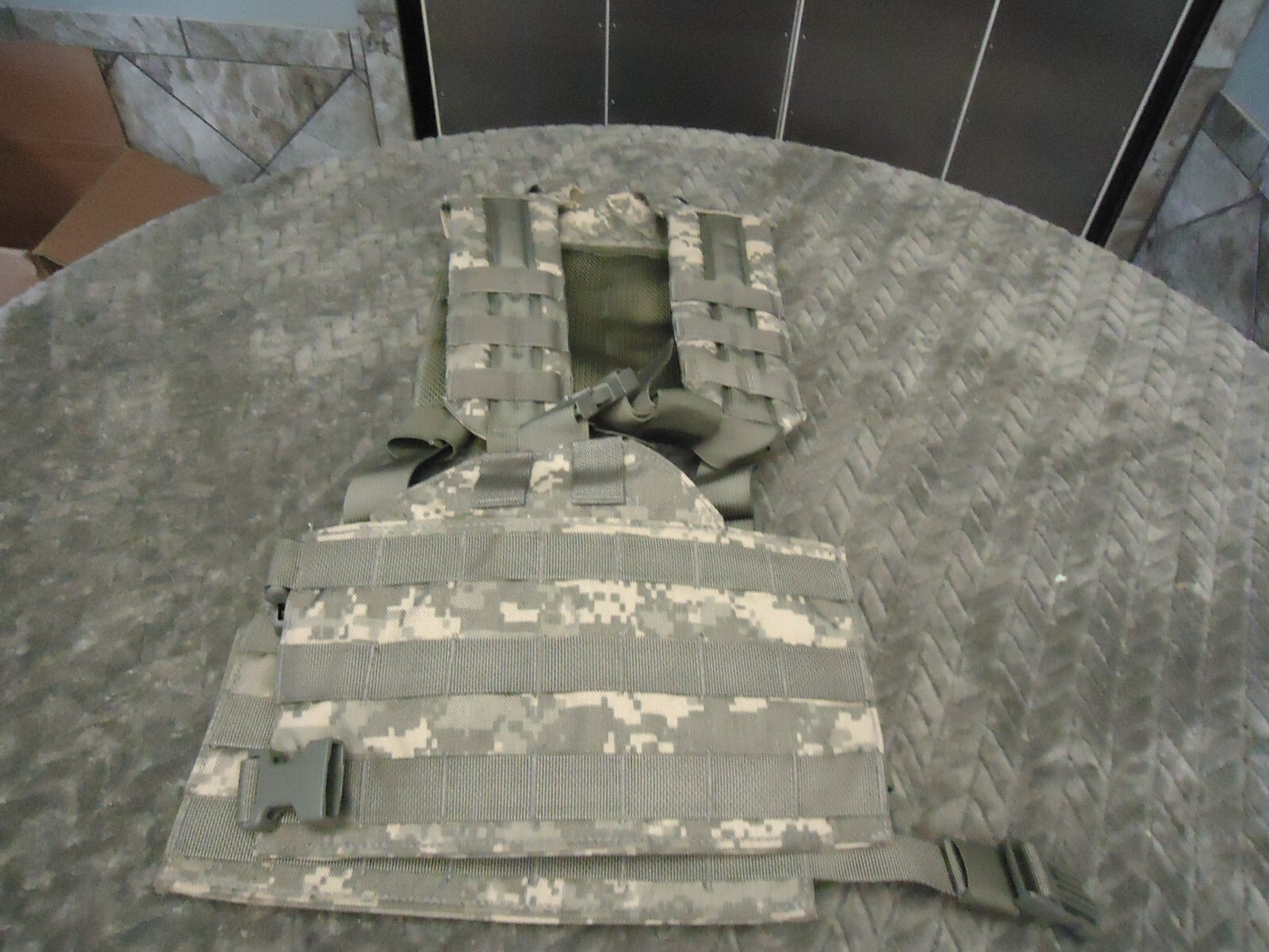 DIGITAL CAMO TACTICAL ADJUSTABLE VEST WITH MOLLE SYSTEM ^