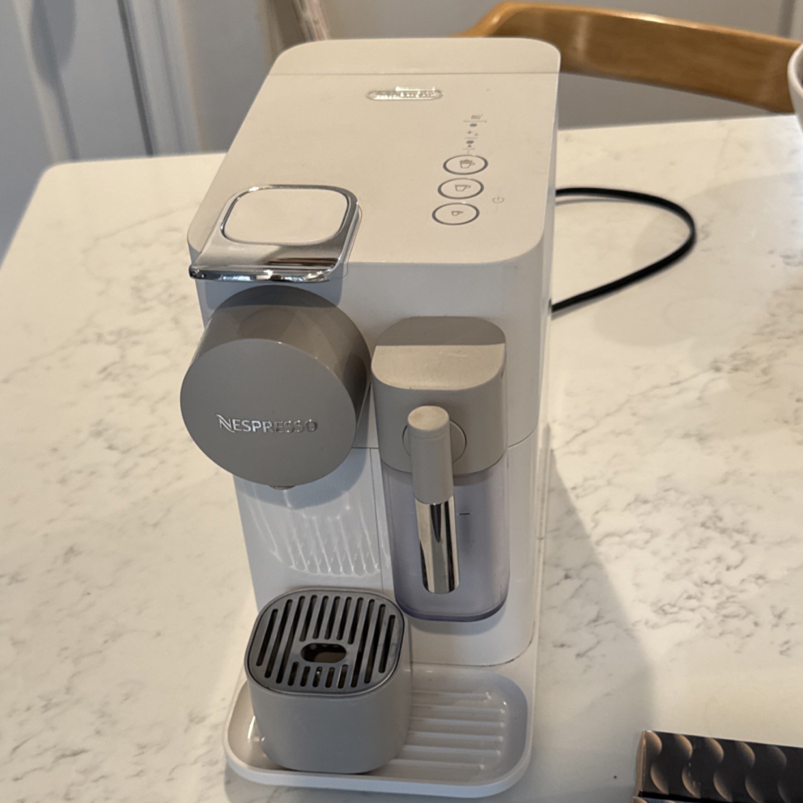 Nespresso DēLonghi Capsule Coffee Machine Matte Finish