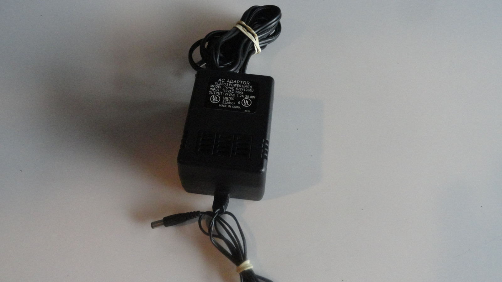 XX11: Ac Adapter YHAC-57241200U