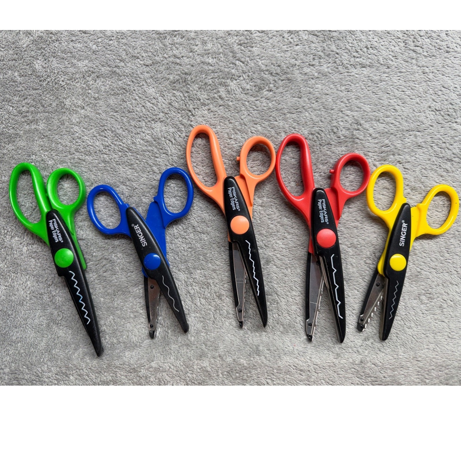 Singer & Fiskars Set of 5 Edge Scissors Crafting Paper Cutting for Scrapbooking