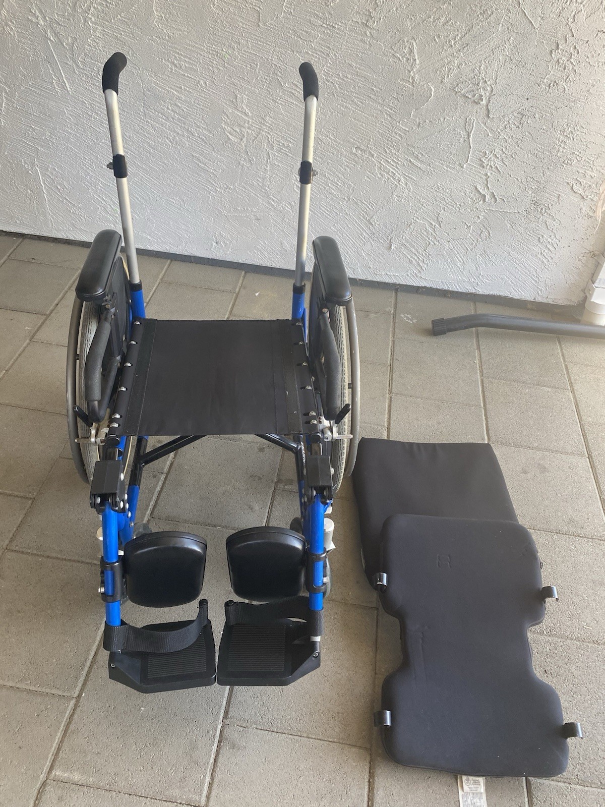 Quickie 2 wheelchair manual folding wheelchair 16”x19”x22”