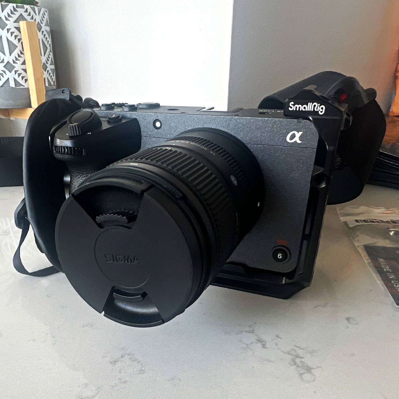 Sony Cinema Line FX30 Bundle w/ Sigma 18-50mm F2.8, SmallRig Cage & LED & SDcard