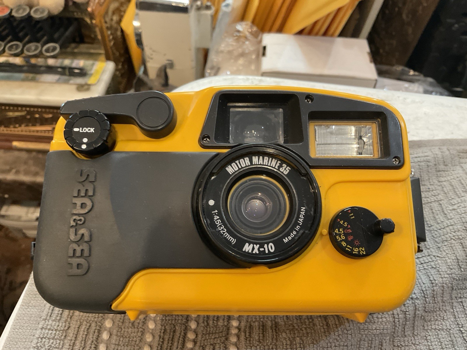 SEA&SEA UNDERWATER 35MM CAMERA MOTORMARINE 35 MX-10 UNTESTED LOOKS NEW( READ ! )