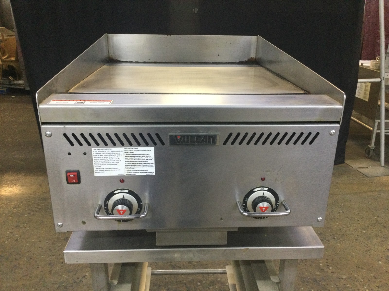 Vulcan  VCCG24-AC01 Natural Gas Countertop Thermostatic Griddle
