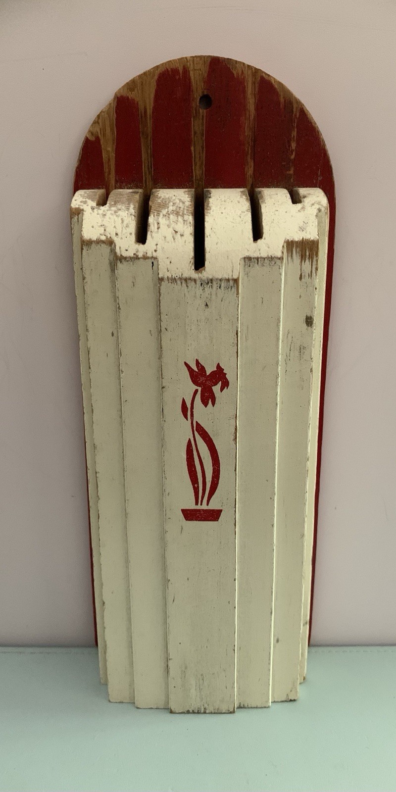 Nuway Red White Wood Wall Hang 9.5" Knife Holder Antique Vtg Retro 50s 60s