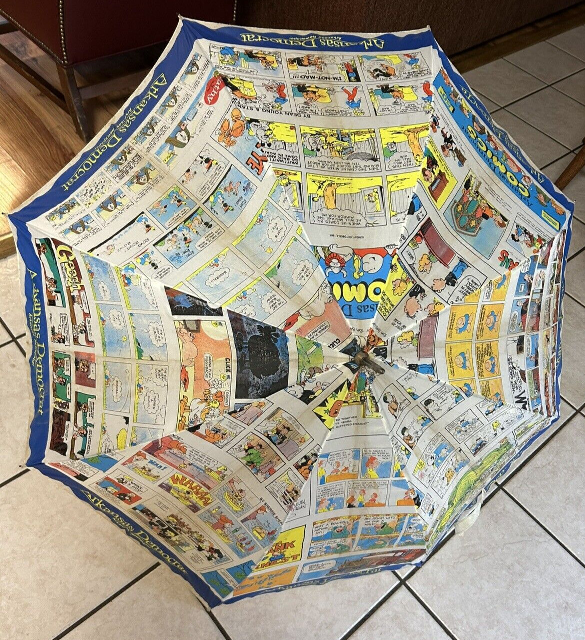 Arkansas Democrat Gazette Umbrella Comic Strips Wood Handle 100% Nylon