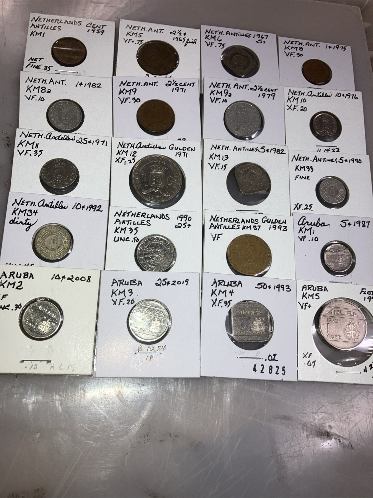 NETHERLANDS Antilles and ARUBA -- 20 different type coins