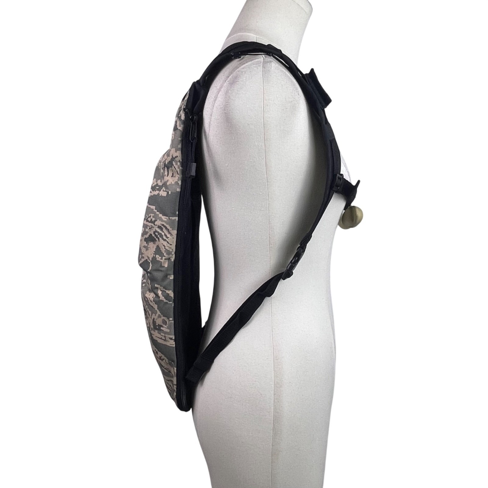 Code Alpha 3L ABU Chameleon Nylon Adjustable Strap Hydrapak Hydration Backpack