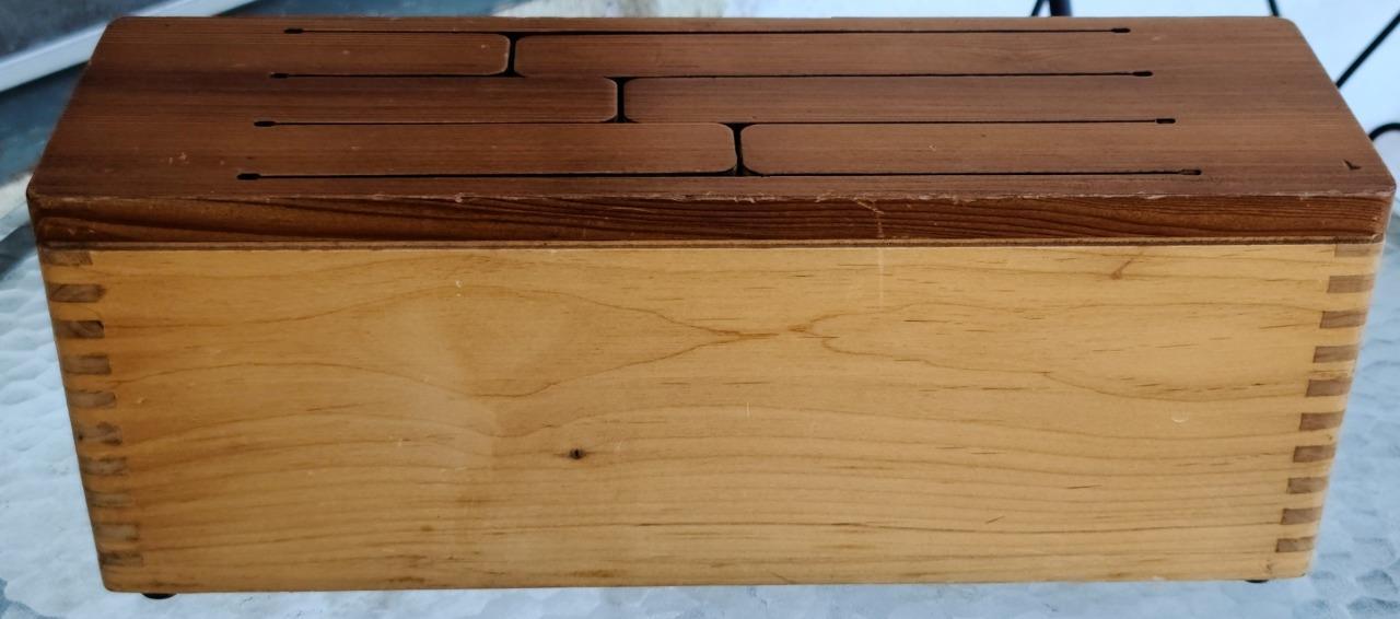 Six-Note Gato Box Tongue Drum – VGC – GORGEOUS CRAFTSMANSHIP – NICE SOUND