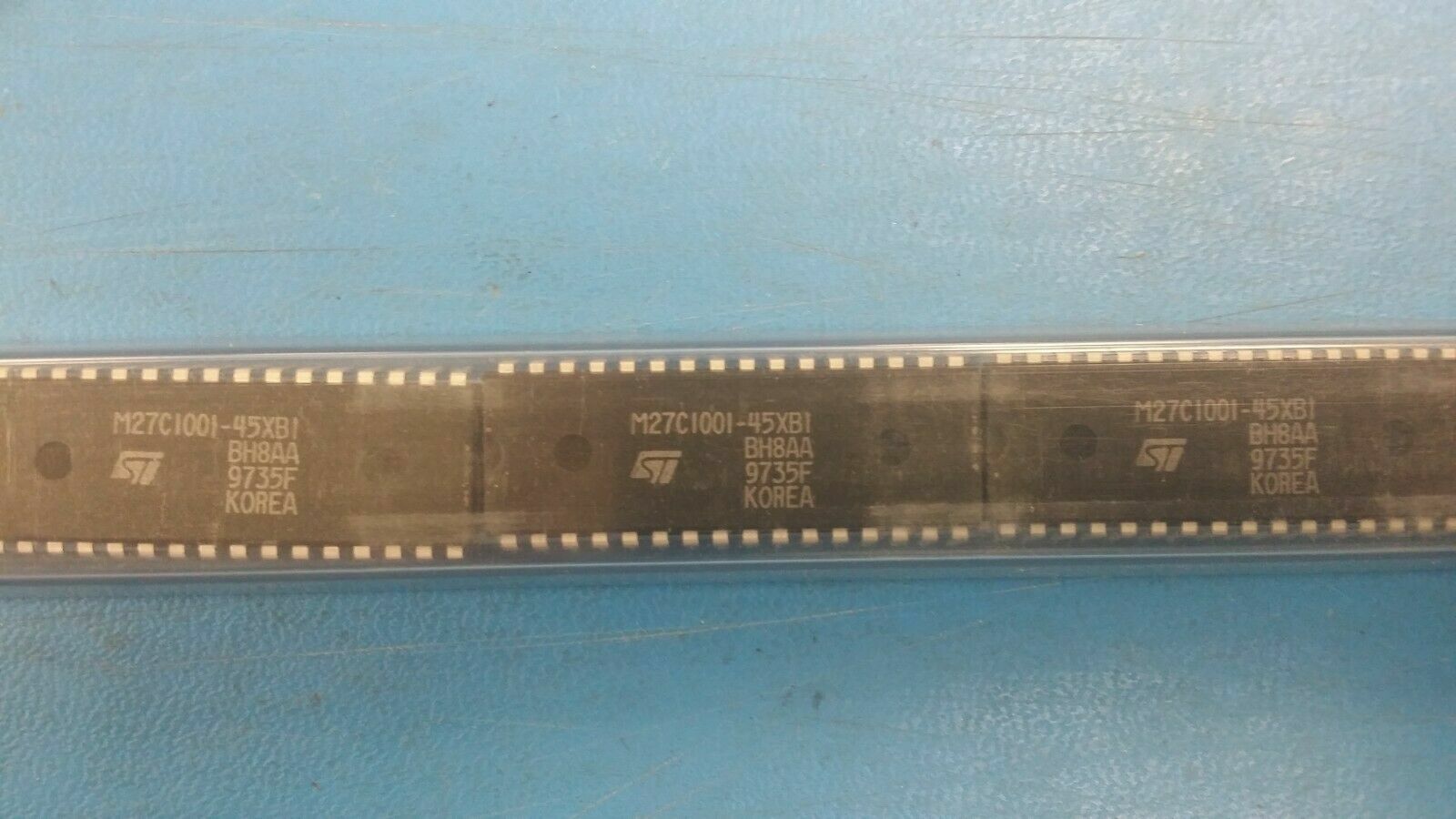 (10 PCS) M27C1001-45XB1 OTP EPROM 128KX8 (1MB) 45ns CMOS DIP32
