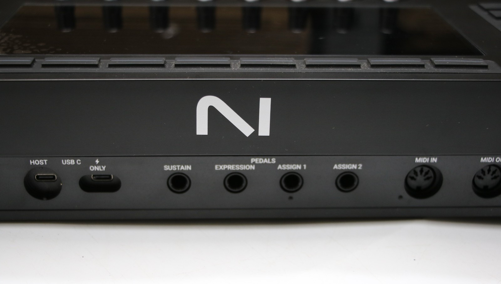 Native Instruments Kontrol S49 MK3 Keyboard Controller *READ*