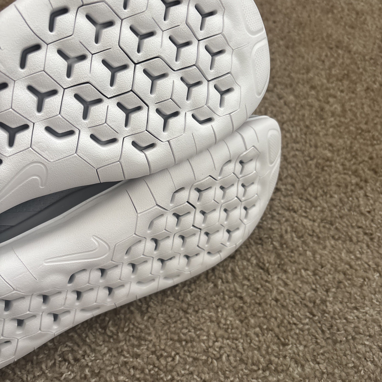 Nike Free RN 2018 Wolf Grey - 942836-003 Men’s Size 9.5