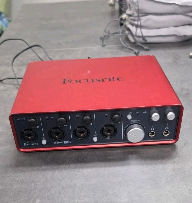 Focusrite Scarlett 18i8 USB Audio Interface – Phantom Power, MIDI, Power Adapter