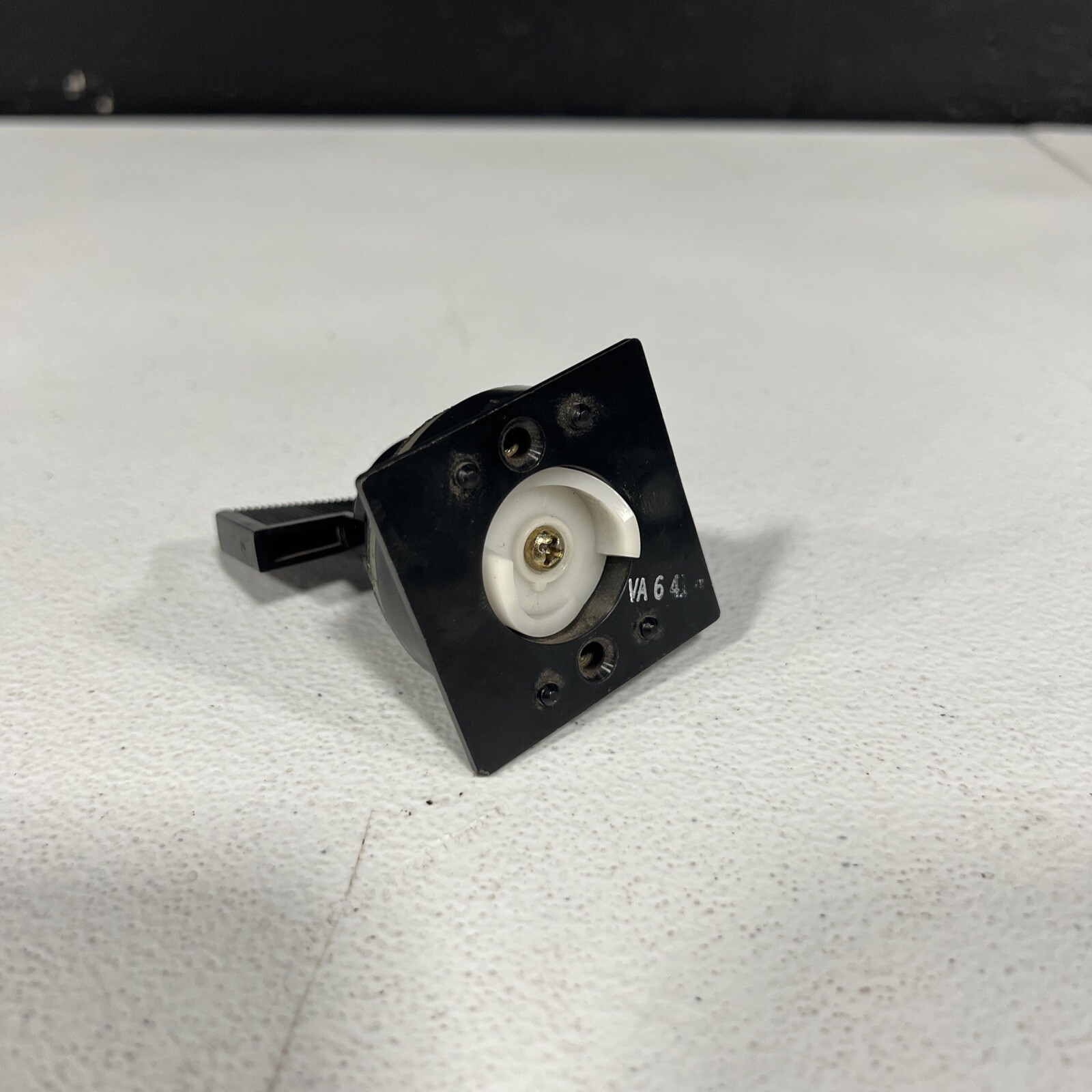 General Electric 077SLDN11 Lever Selector Switch Operator 2-Position