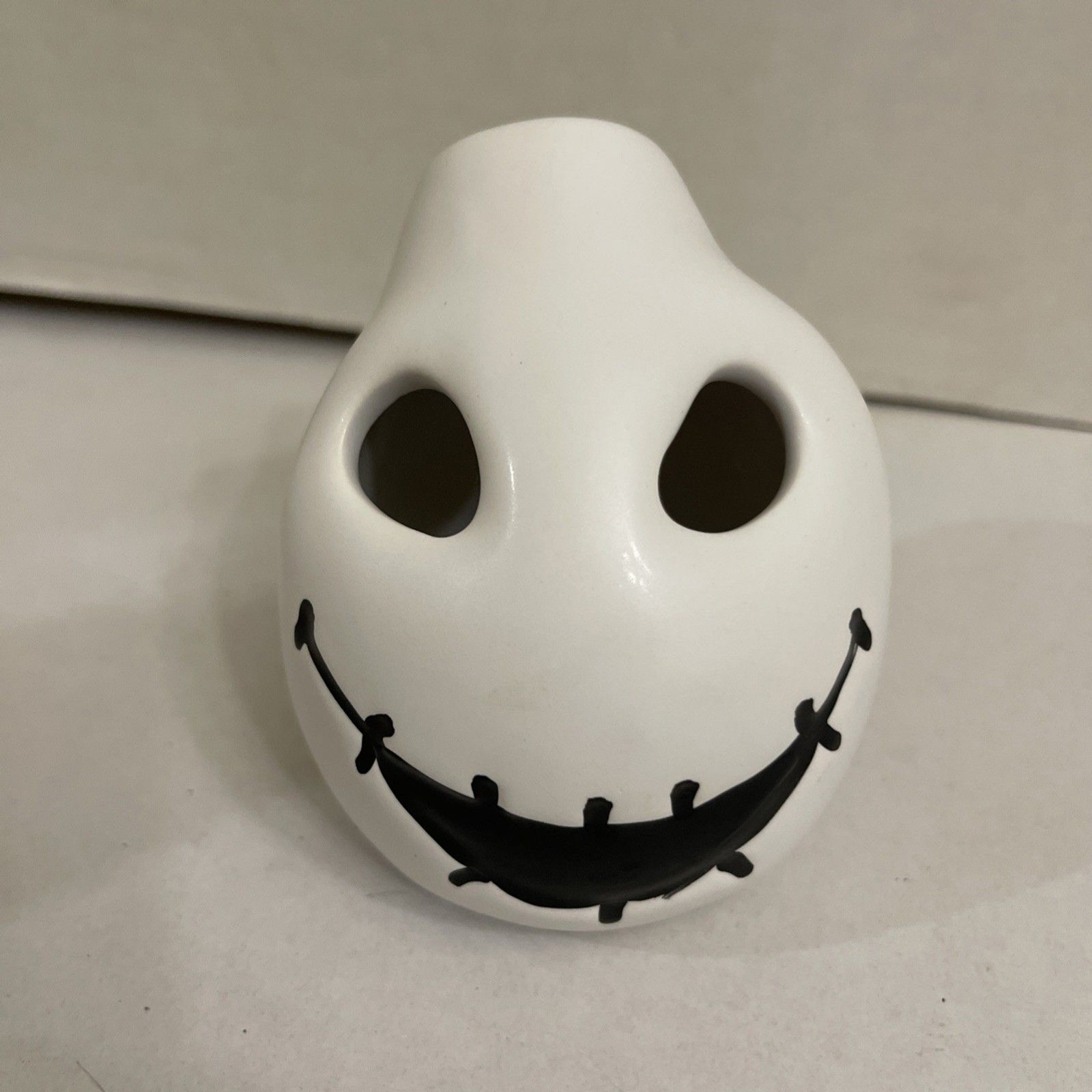 Ghoul Skeleton Air Plant Planter Nlack White 4” Tall