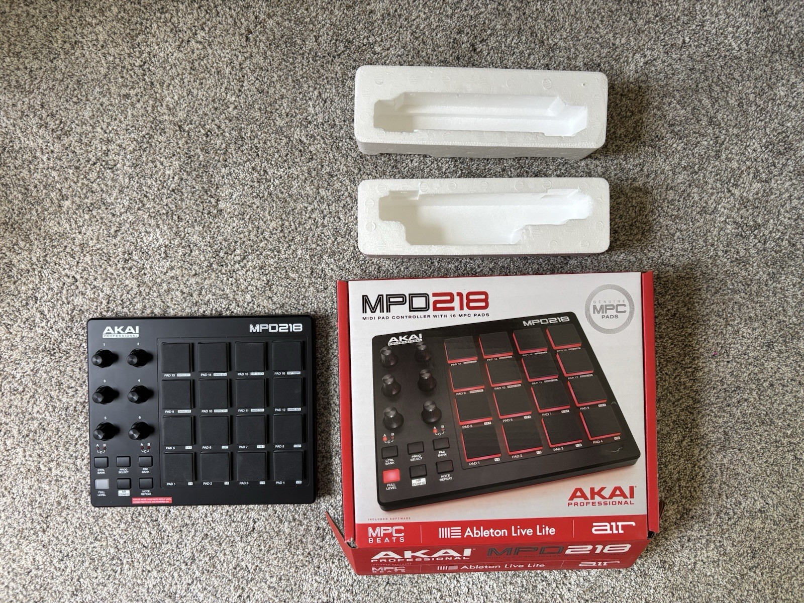 Akai Professional MPD218 16-Pad USB Powered MIDI Pad Controller, USB Port