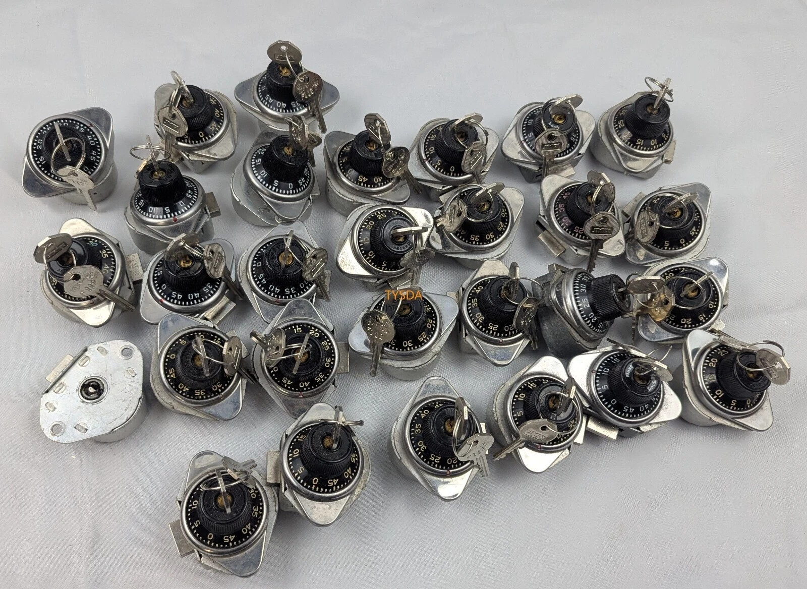 No combination - 29 Master Lock Commercial Grade Locker Locks