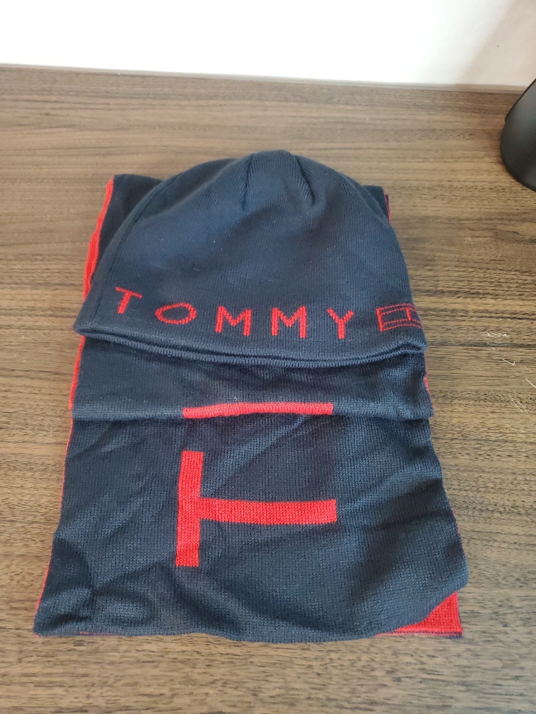 Tommy Hilfiger Beanie Hat & Scarf Set w/ Iconic Logo, Red, Navy Blue SHIPS FREE!