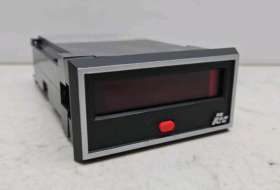 Red Lion APLT0800 Totalizing Counter Digital 6 or 8 Digit Module Display Used