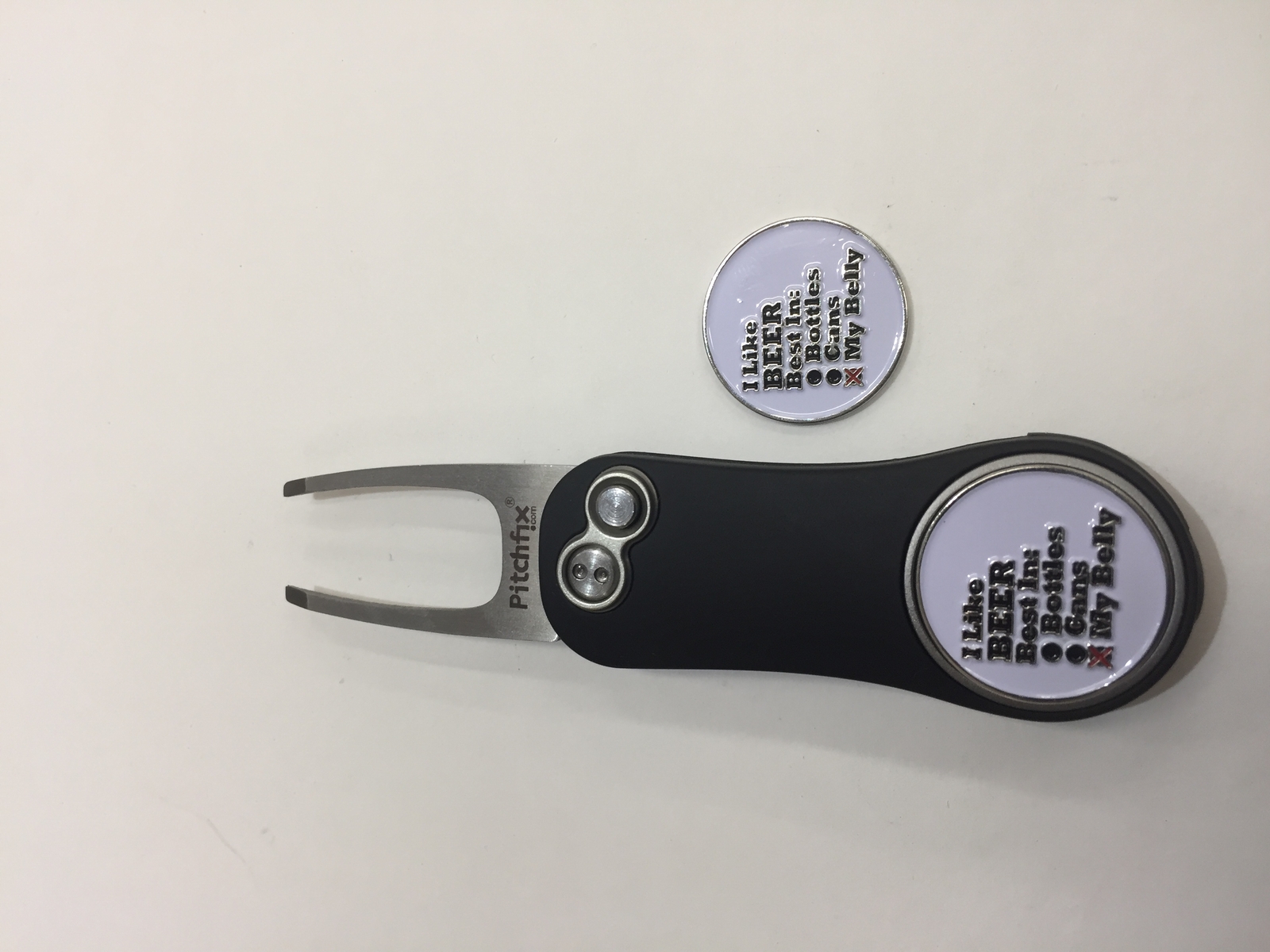 Pitchfix Hybrid 2.0 Switchblade Divot Tool with 2 Beer List