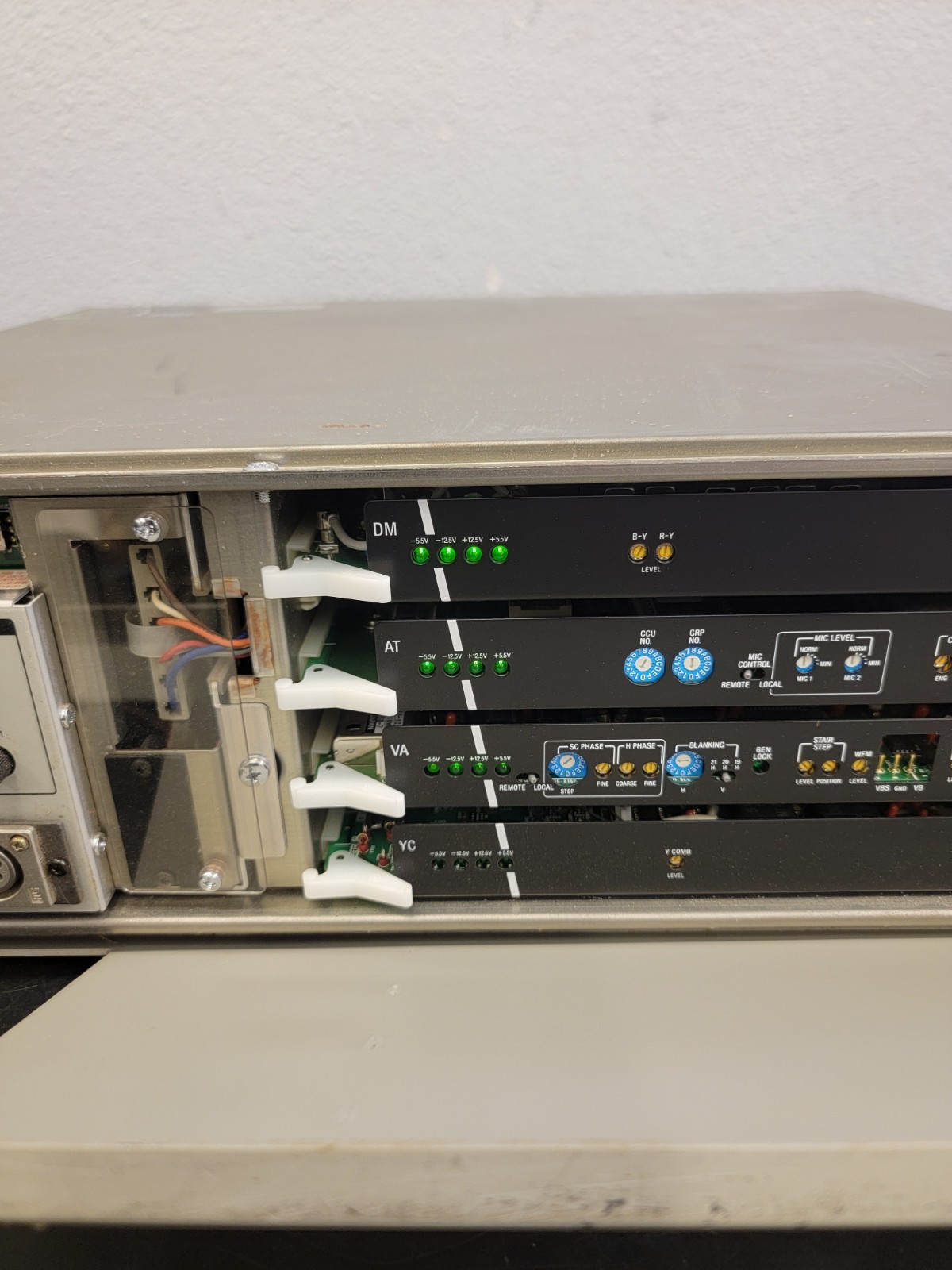 Sony CCU-370 Camera Control Unit (2)