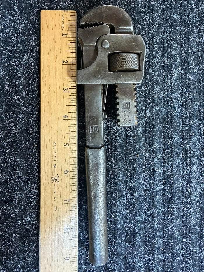 Vintage Pexto # 10 pipe wrench, 9 inches long replacement handle