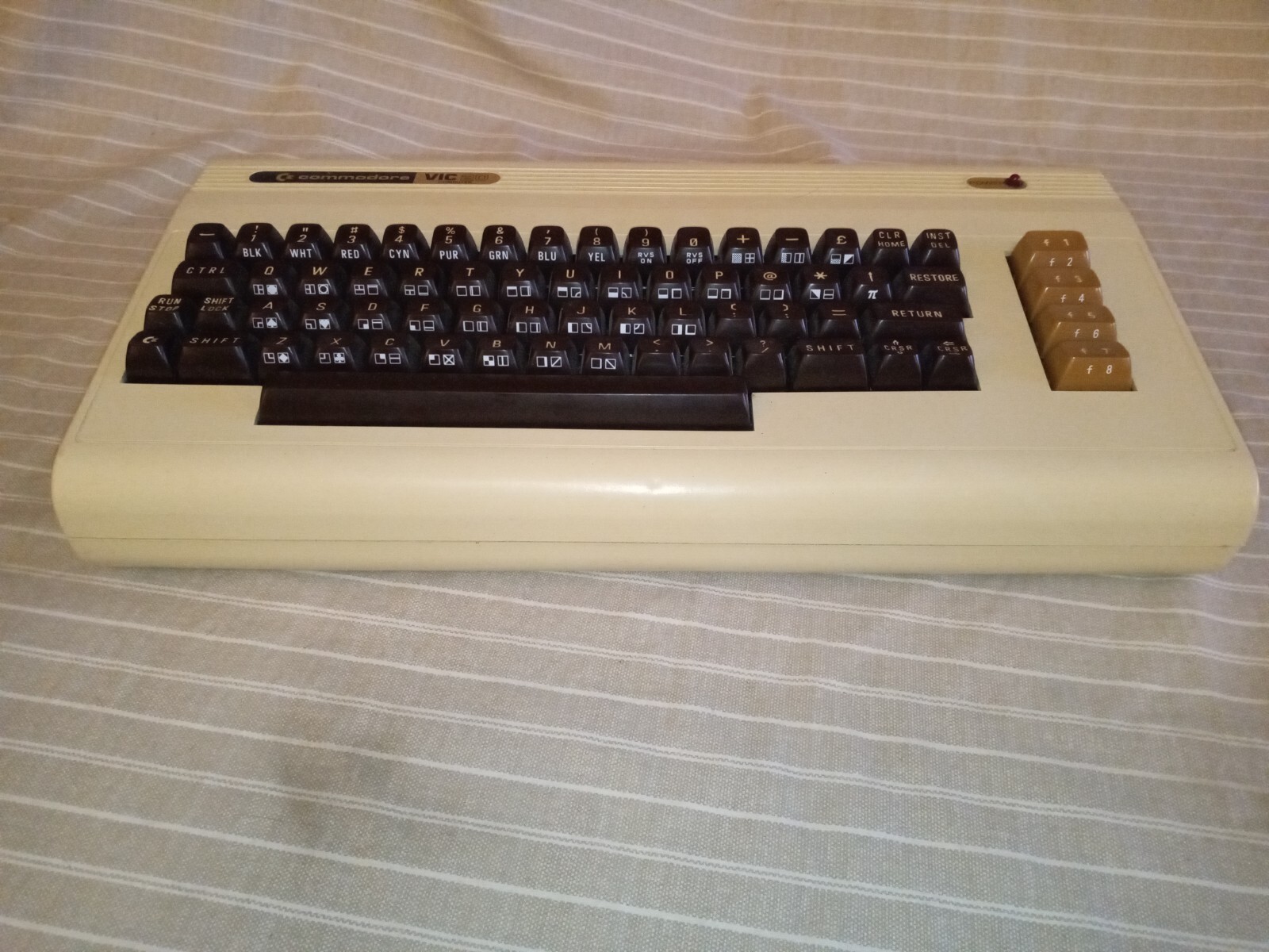 Vintage 1982 Commodore VIC-20 Computer, Datassette, Power Supply, Manual WORKING