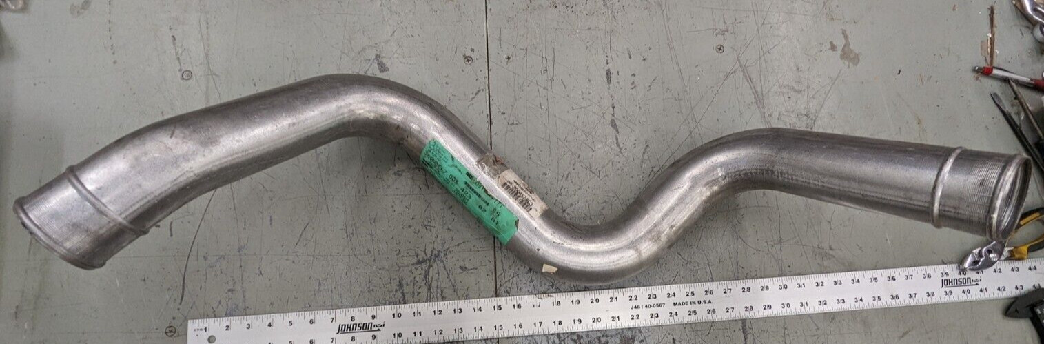 2004578C3 INTERNATIONAL CAC to Turbo 3 Inch Hot side Pipe 4900 7100 DT466 New