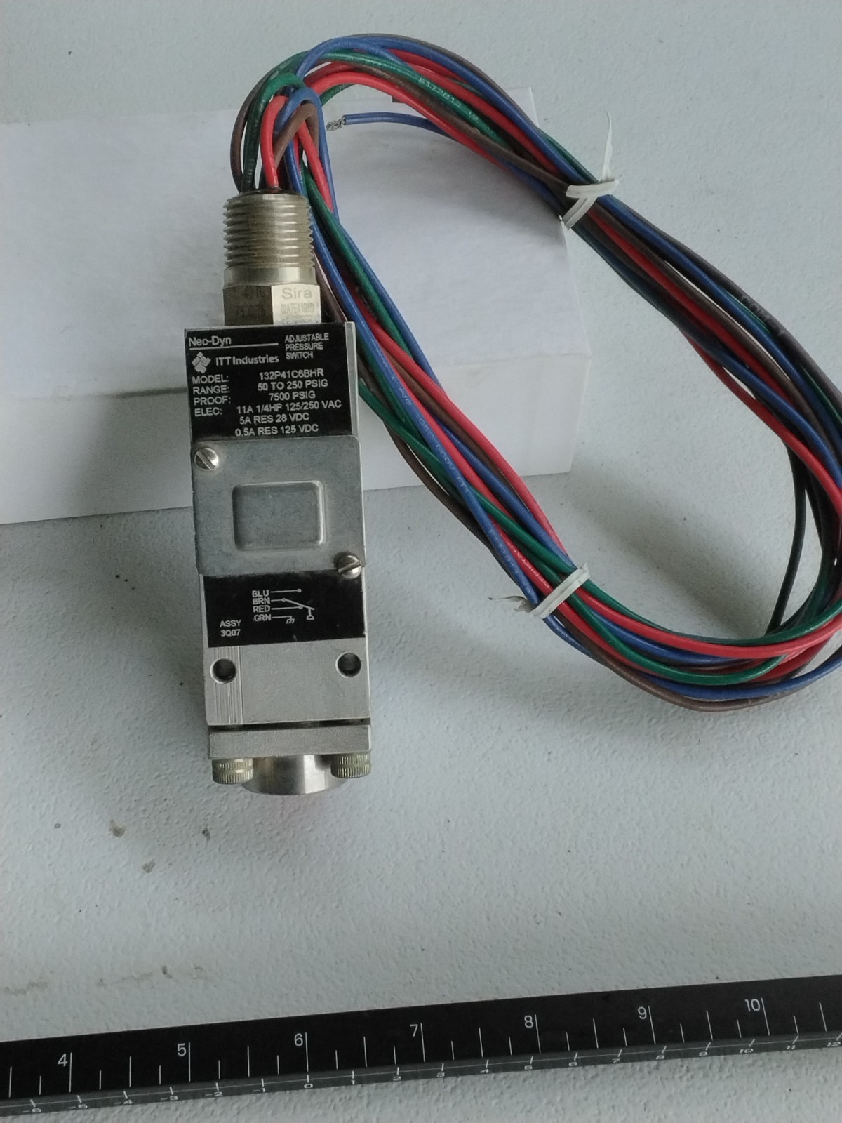 ITT Neo-Dyn Adjustable Pressure Switch 132p41c6bhr 50 TO 250 PSIG nos 1qty