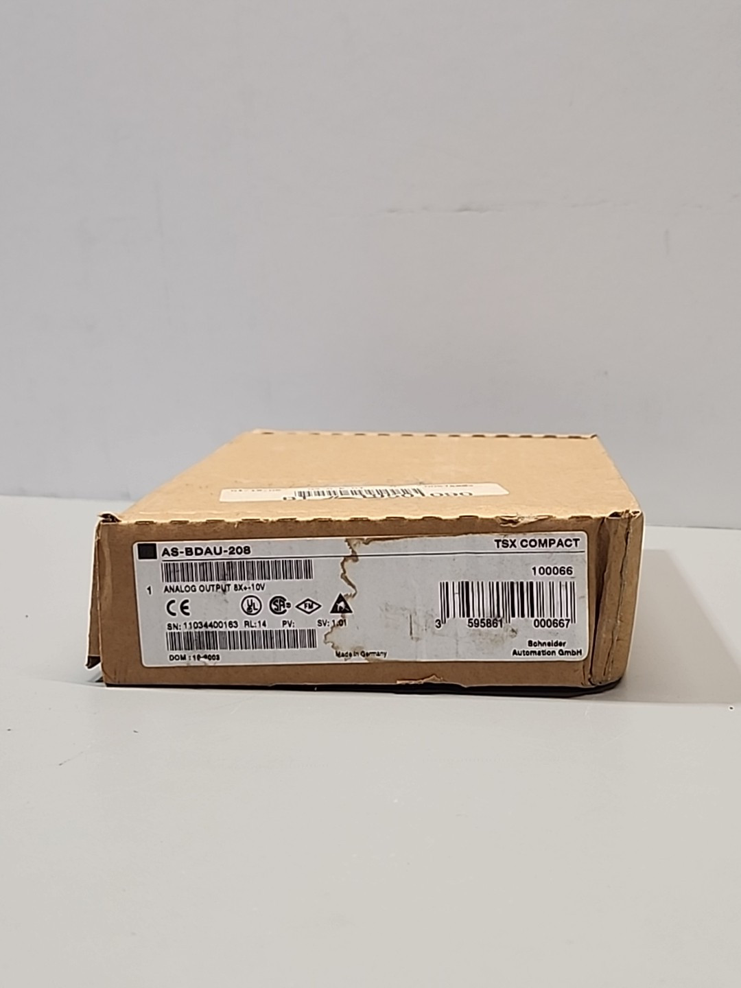 Schneider Electric AS-BDAU-204 Channel Analog Output  8X+-10V *New Open Box*