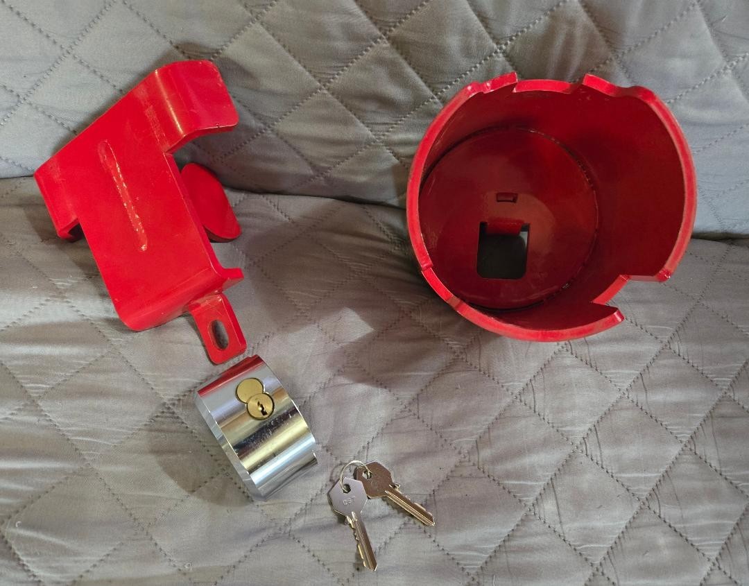 Interstate Trailer Defender 2-5/16" Trailer Coupler Lock W/ Puck Lock Key Cargo