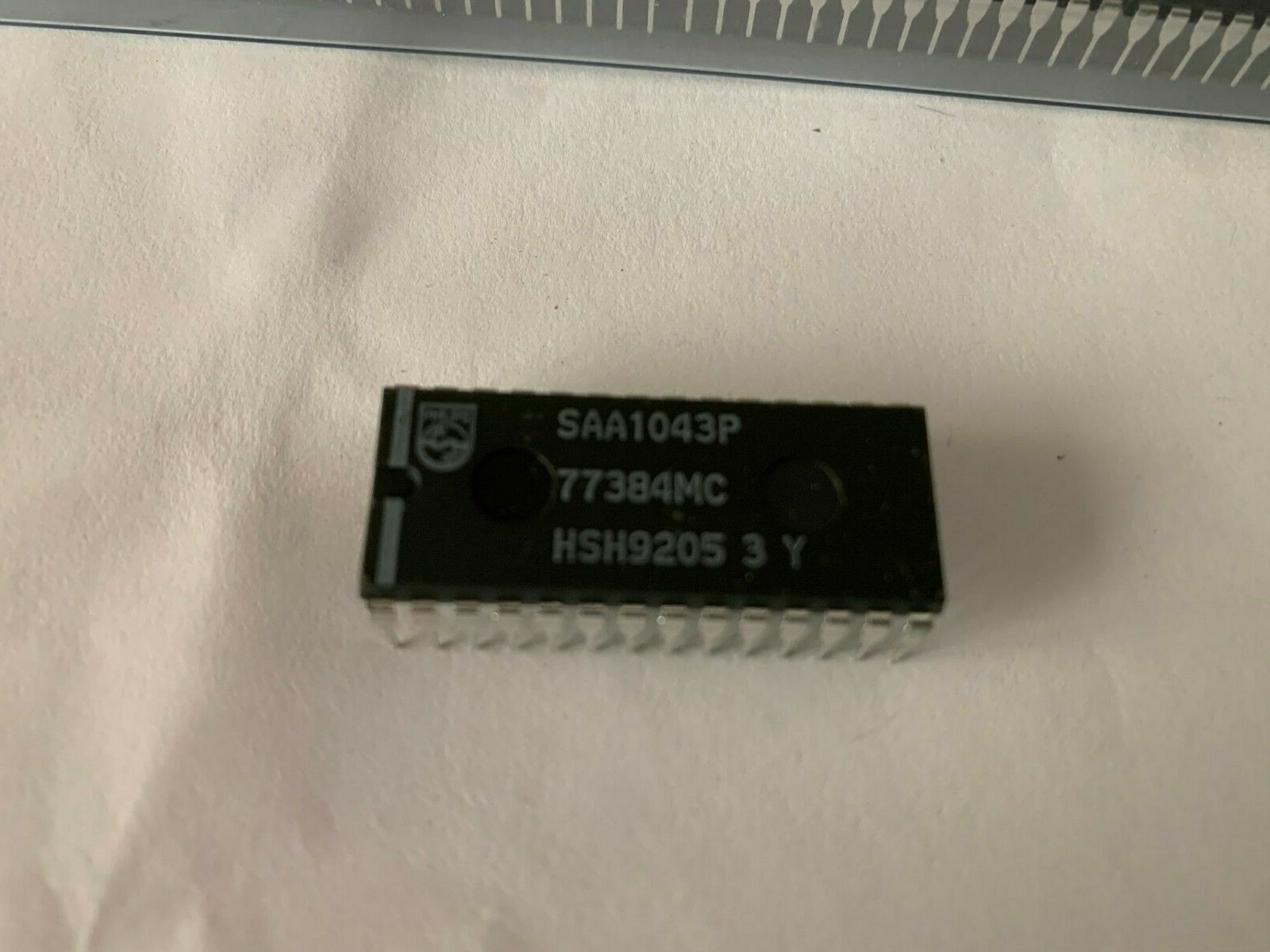 SAA1043P Universal SYNC Generator - dip28 .