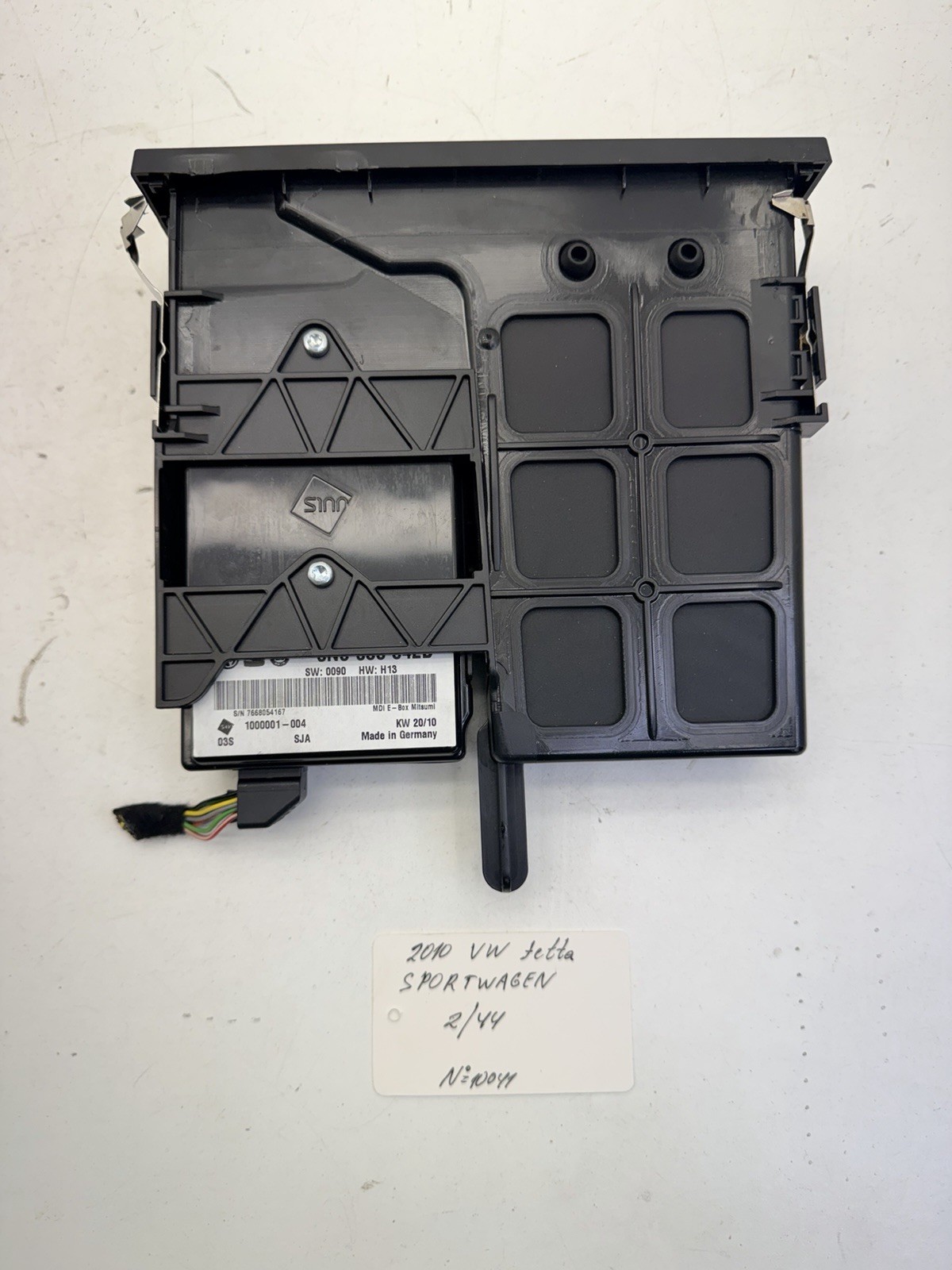 2010-2014 Volkswagen Jetta Sportwagen Input Interface Multimedia Module OEM.