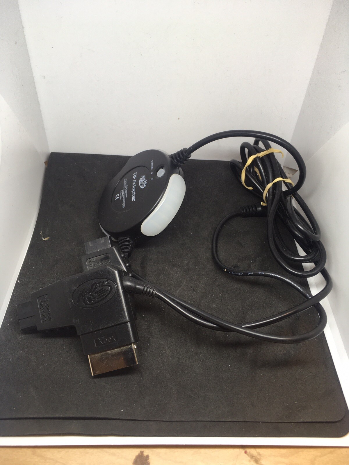 Mad Catz RF Adaptor Xbox Nintendo Sony 2002 6004 For Video Game Systems