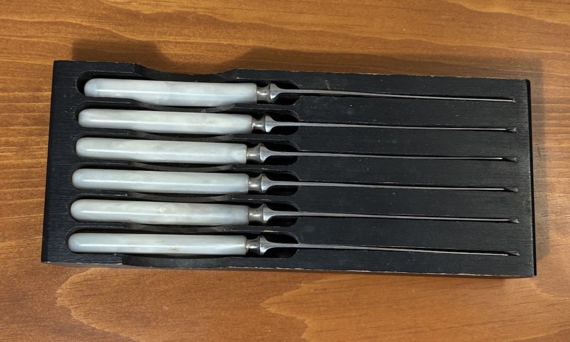 VTG Francis Greaves & Sons Radford Works Sheffield Pearl Knives Partial Serrated