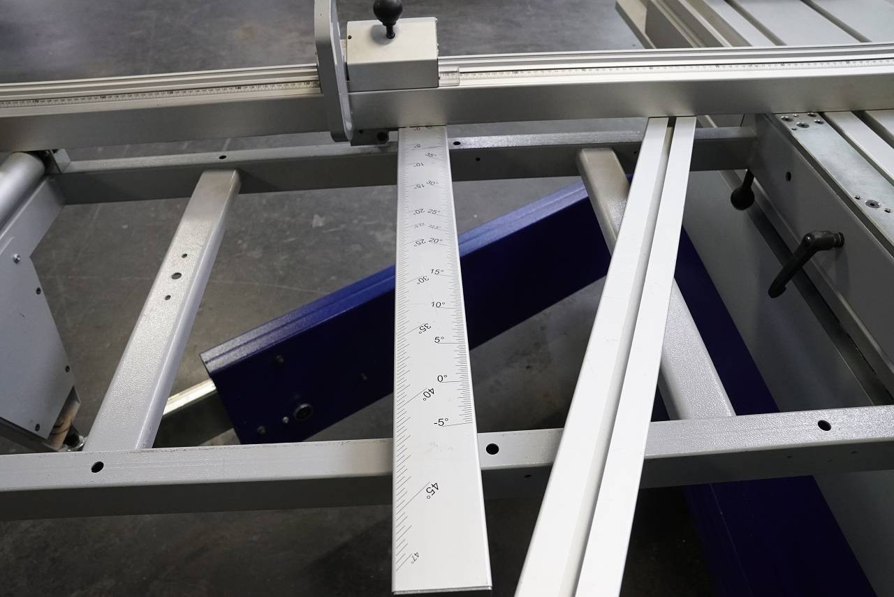 Format4 Kappa 550 Felder X-Motion Panel saw