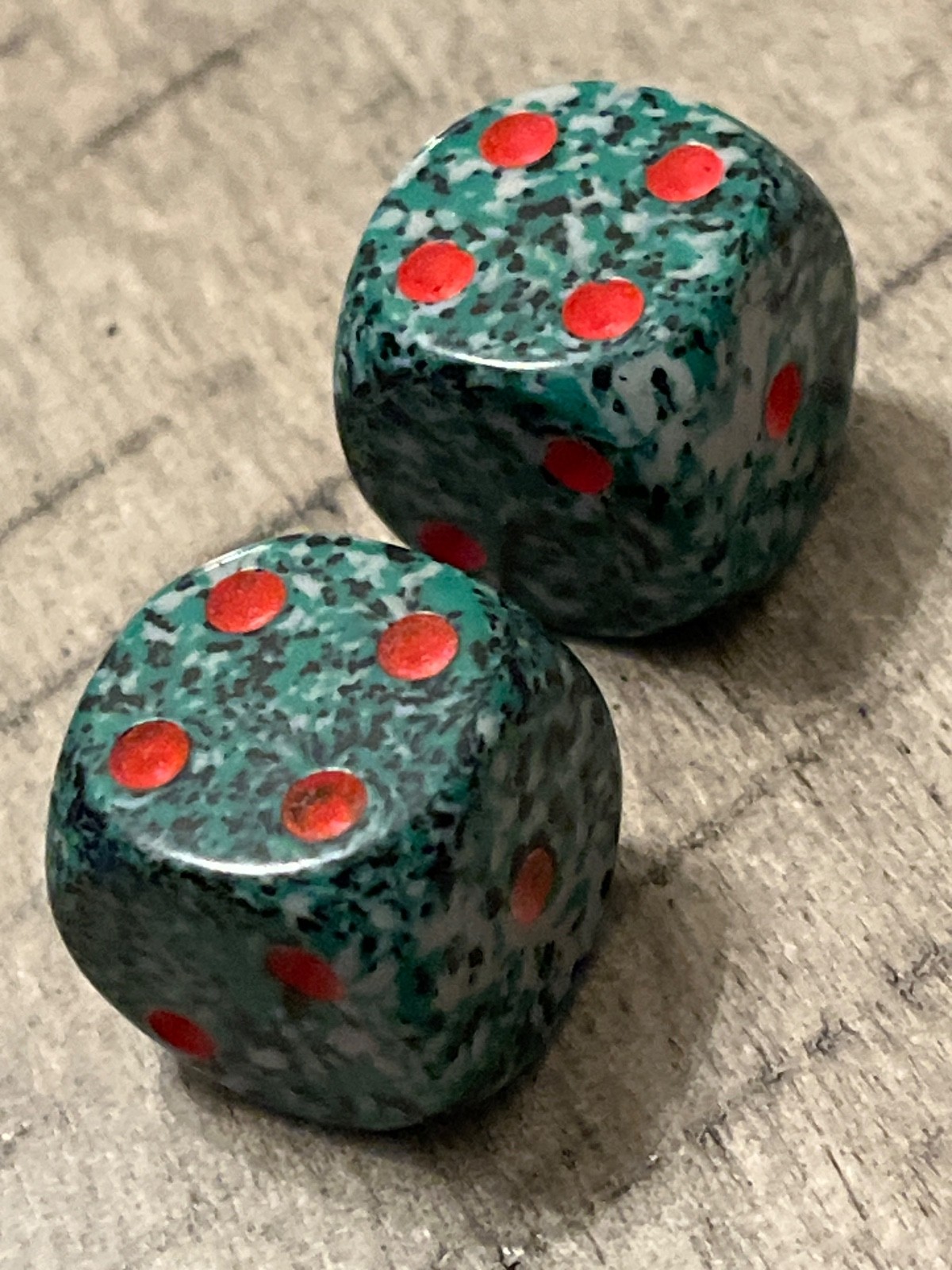 CHX 25305 Chessex d6 16mm PAIR speckled jungle camo rpg d&d dice 120925@