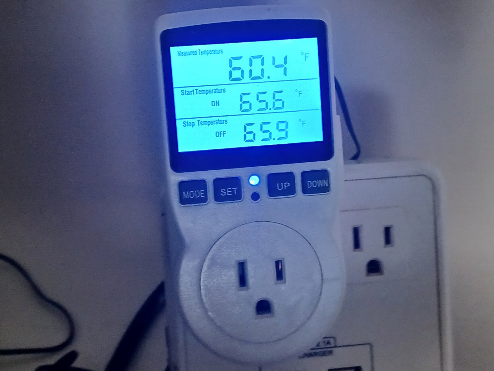 Digital Thermostat Outlet Plug Temperature Controller Heating Cooling with Probe