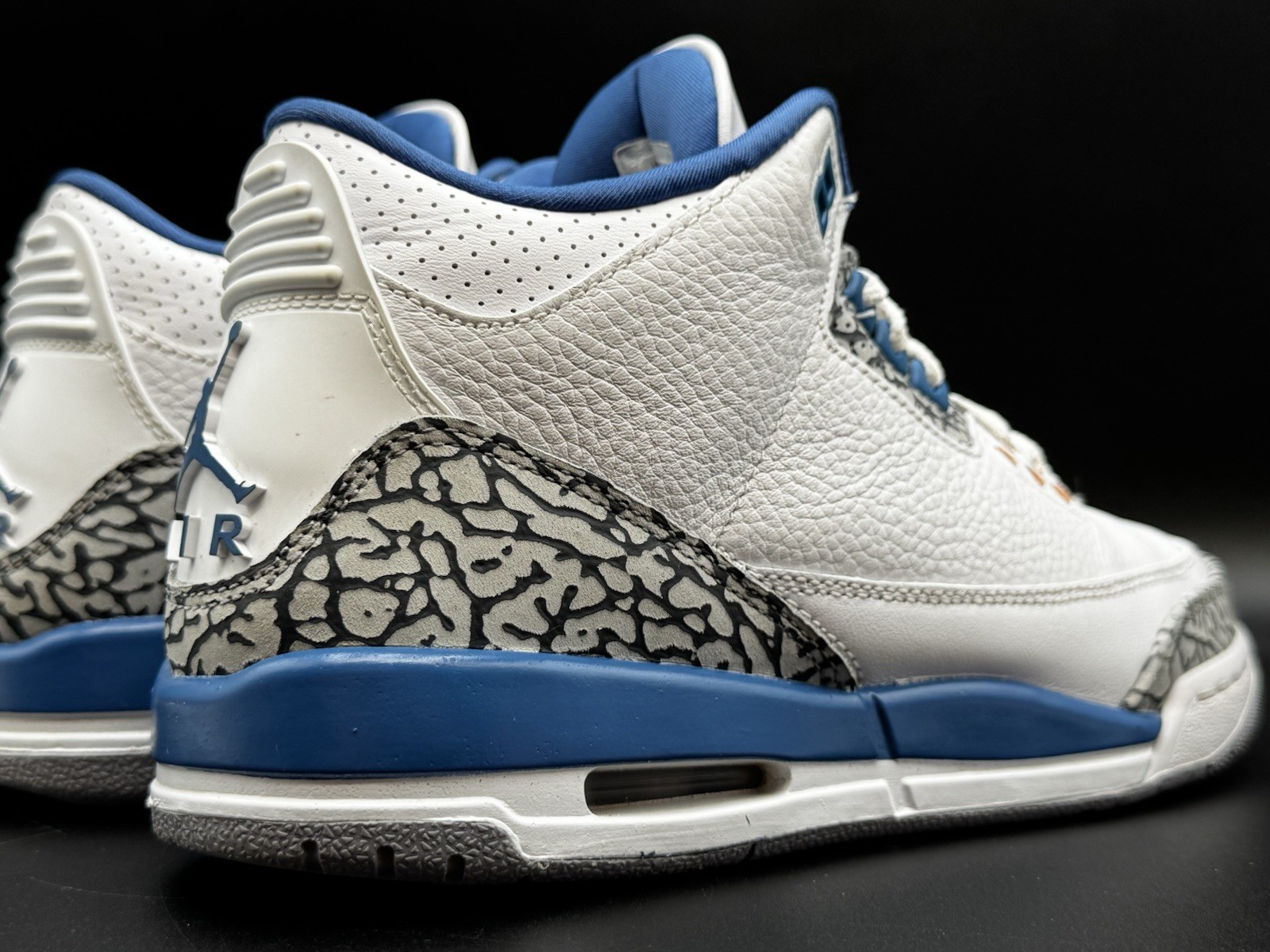 Size 8 - Jordan 3 Retro Mid Wizards shoes With Box! 🪄