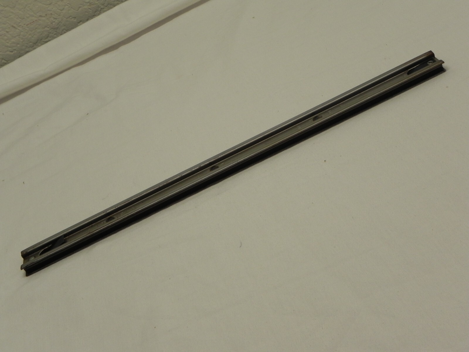 Snap-on KRA59 Flip Top Chest Small Drawer Friction Drawer Slide 8-257 13'' Long