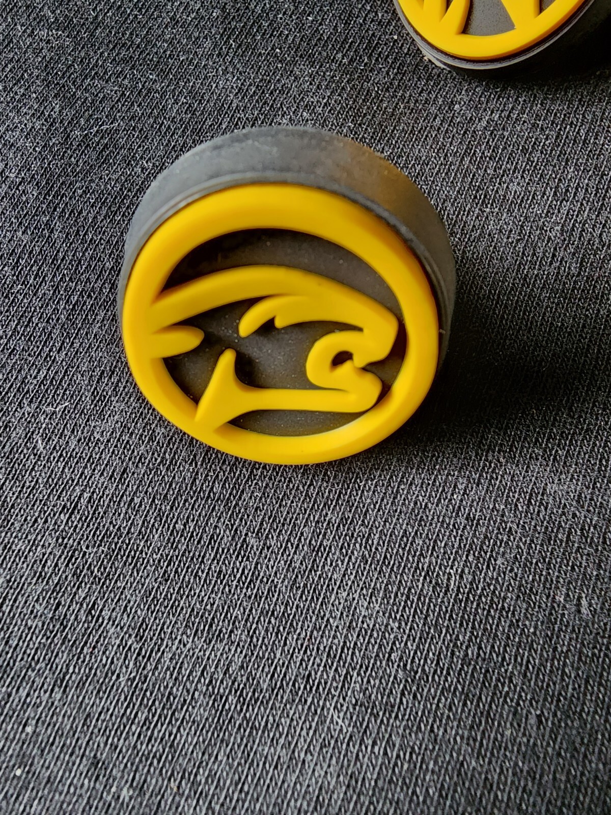 PREDATOR logo threaded rubber pool Cue oversized cat bumper yellow bk 1 piece